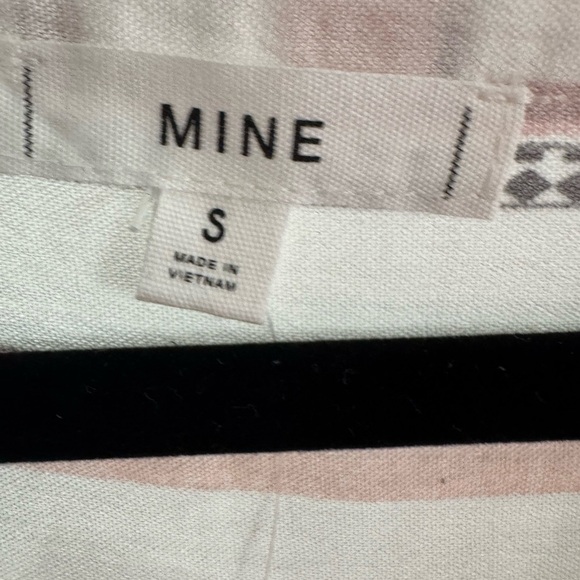 Mine Cream Sleeveless Notched Collar Blouse - Picture 2 of 4